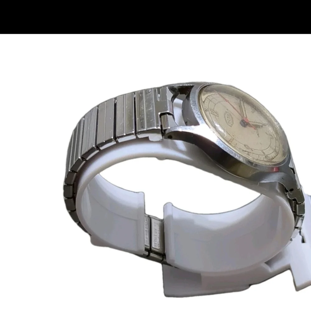 Silver Analog Men's Watch with Red Second Hand